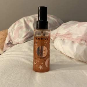 Knappt använd body mist. Frakt tillkommer 