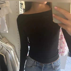 Boat neck tröja - Supersnygg boat neck tröja från Ginas spft touch kollektion🤩