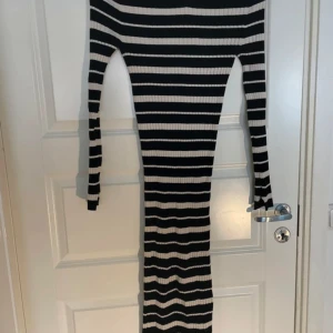 Ny höst klänning  - Som ny höst klänning köpt från hm storlek xs 
