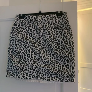 Leopard kjol  - As snygg leopard kjol som passar till allt!🐆🤍🤎