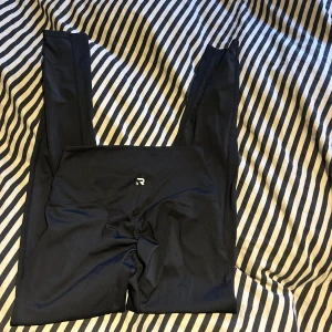 Relode VIBE tajts  - Relode vibe tajts andvända två ggr.  Nypris: 649kr 