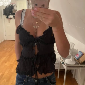 Fin fest topp - Fin fest topp från Zara🥰 nypris är ca 350kr ❤️ priset kan diskuteras❤️