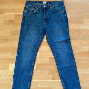 Jeans - Bra skick, endast använda ett fåtal gånger.