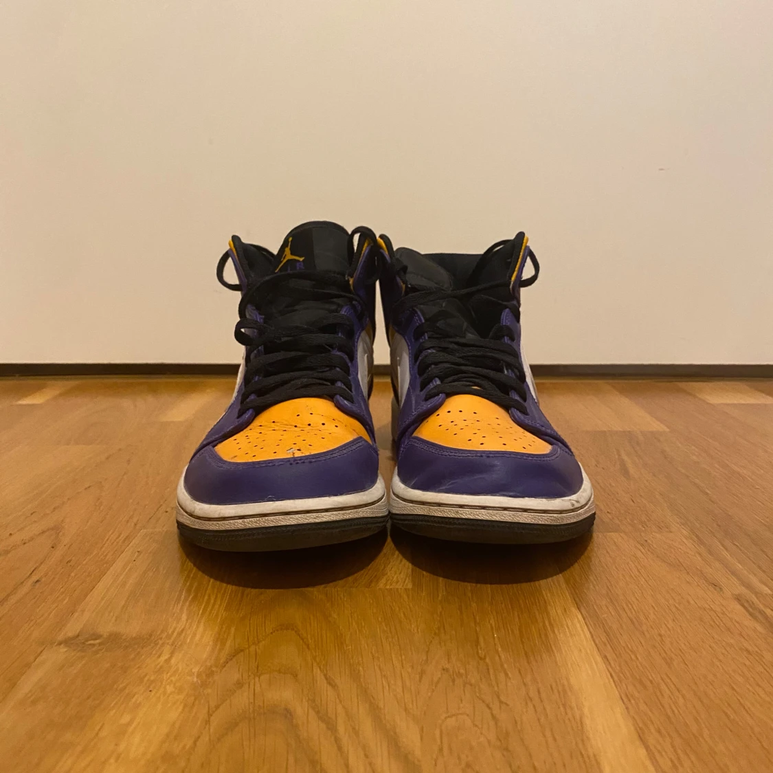 Jordan 1 Lakers mid - 91