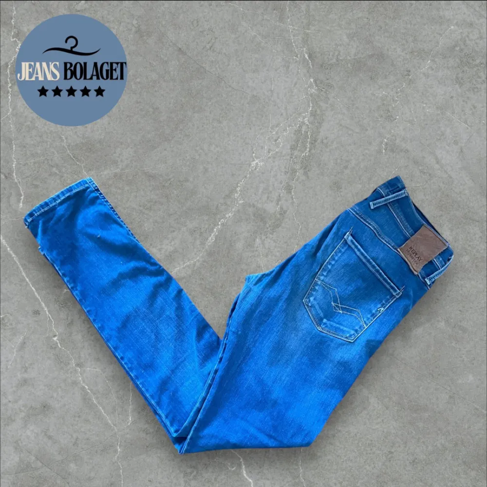 Riktigt feta replay jeans! Skick: 9/10 Strl: 32 . Jeans & Byxor.