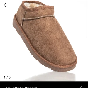 Uggs från lager 157 - Uggs från lager 157. För stora för mig, aldrig använda med prislapp kvar osv!