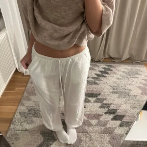 Linnebyxor 💕 - Jätte fina linnebyxor ifrån Gina💕 passar både  Xs-S beroende på sin längd, skriv för fler frågor💞💞