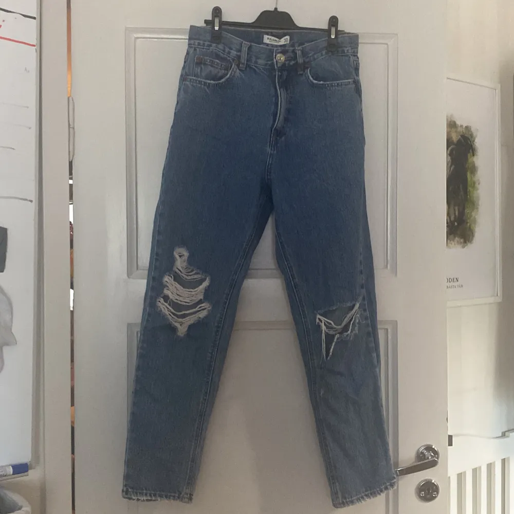 Ett par jeans i storlek 38 från PULL&BEAR. Är i bra skick. Jeans & Byxor.