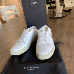Saint Laurent skor - Saint Laurent skor med og