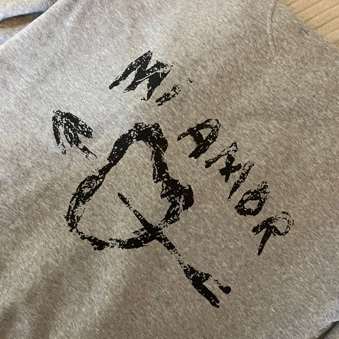 Grå ”Mi amor” hoddie