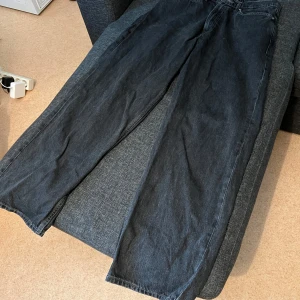Vailent jeans svarta S Baggy - Bra skick endast använt 2 gånger 