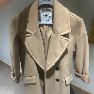 Kappa Zara - Kappa från Zara, använd men mycket gott skick. 