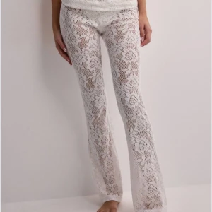 Nya Spets/ Crochet byxor - Helt nya Vita Spets/Crochet byxor  Strl S  Ifrån Nelly