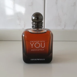 Klippa pris  - Stronger with you köpte för 1445 kr på zalando 