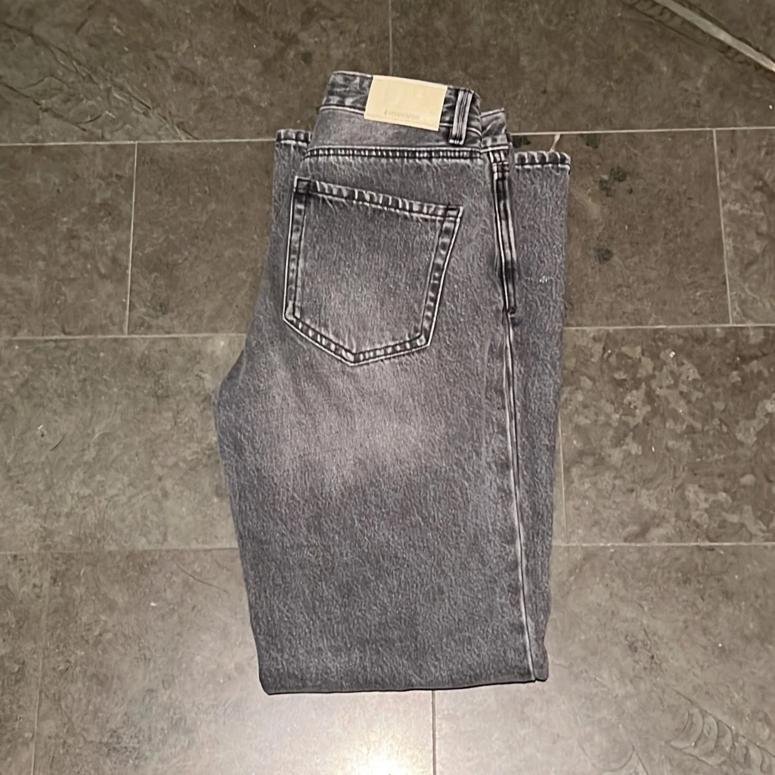 Grå jeans från Stradivarius - 2