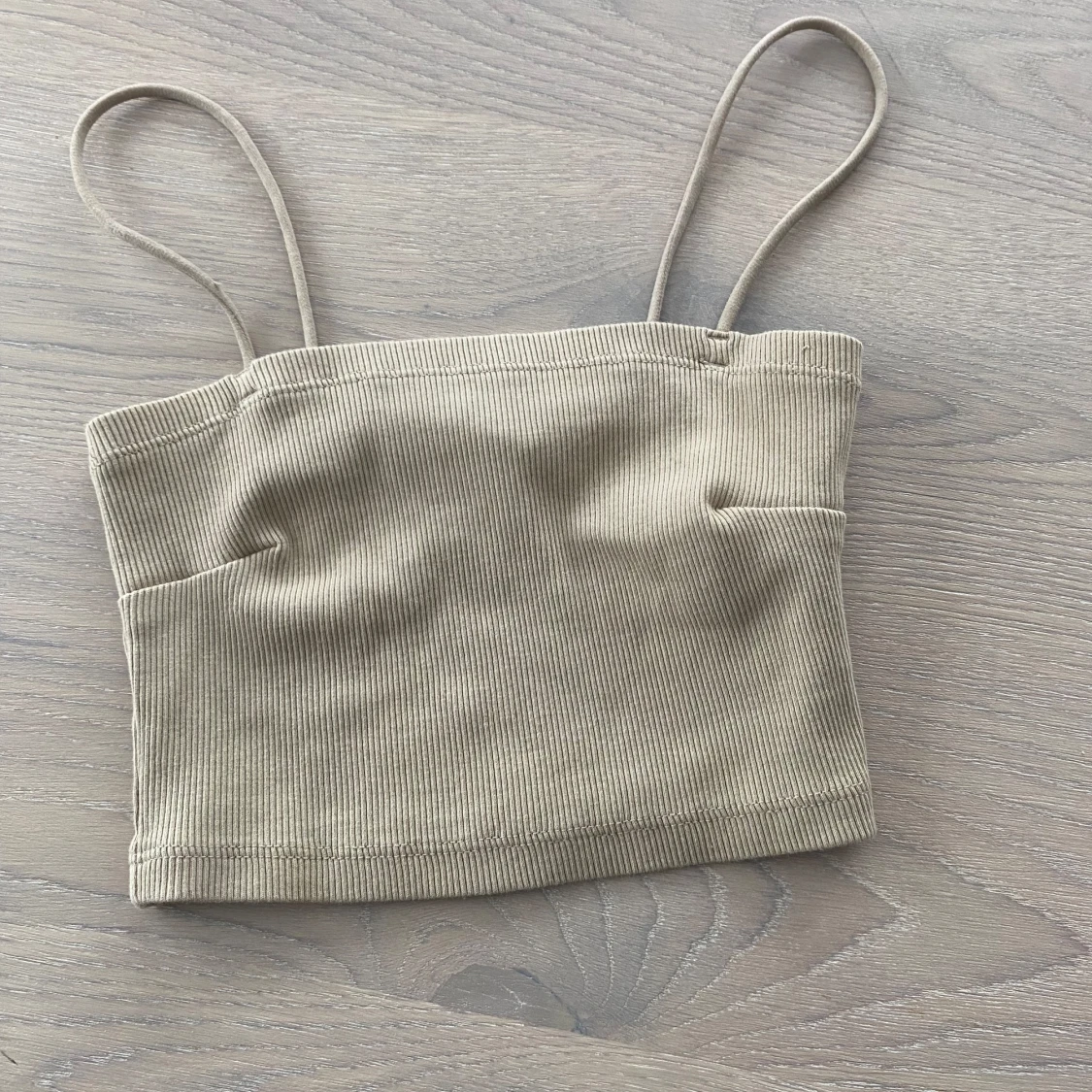 Beige ribbad tubtopp
