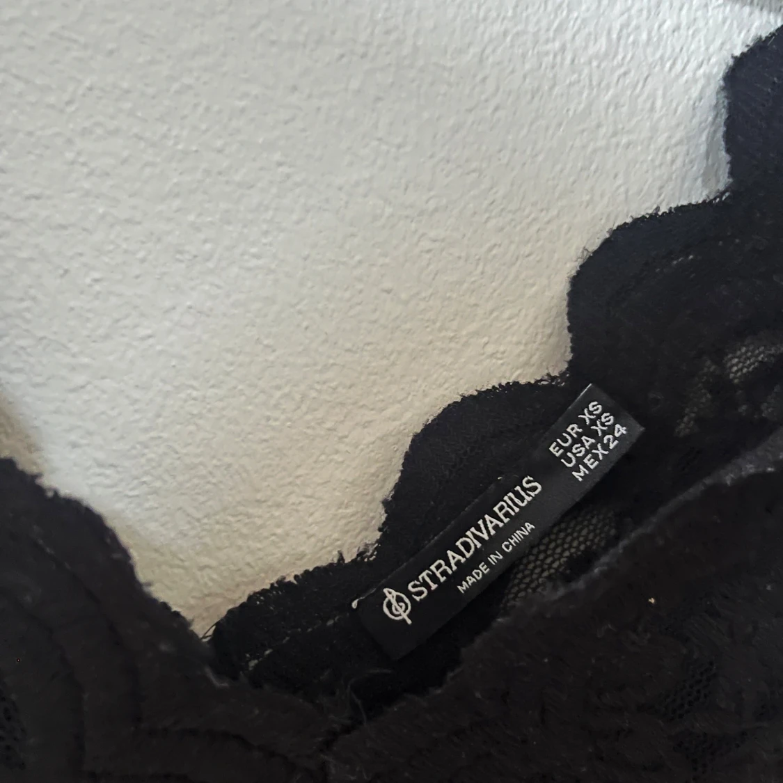 Svart spetslinne från Stradivarius - 92