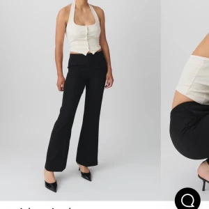 Grå kostymbyxor - Snygga svarta kostymbyxor. Byxorna säljs i svart. Använda 2-4 gånger, Inga skador. Original pris är 429kr.❤️