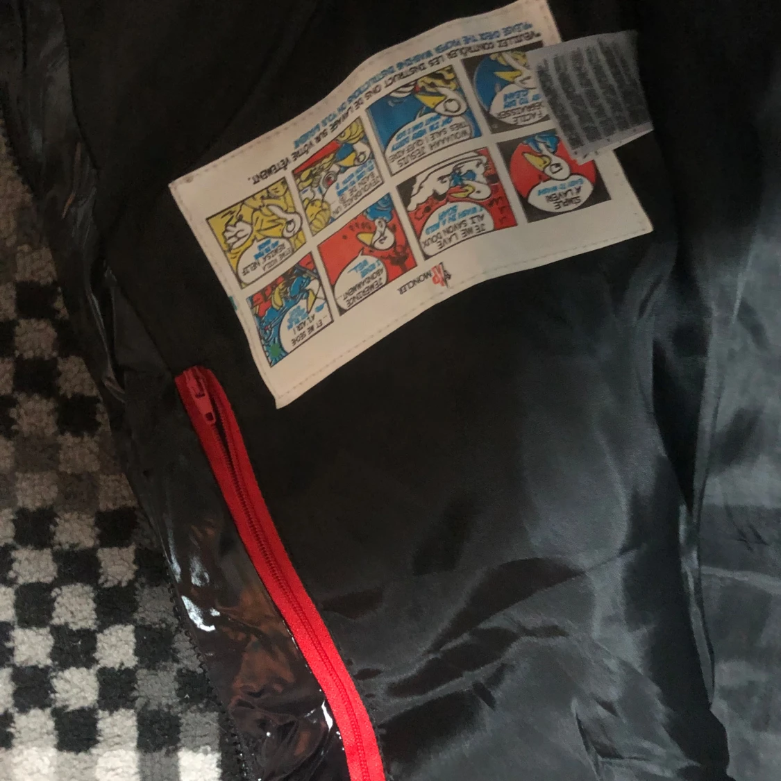 Svart glansig dunväst från moncler  - 91