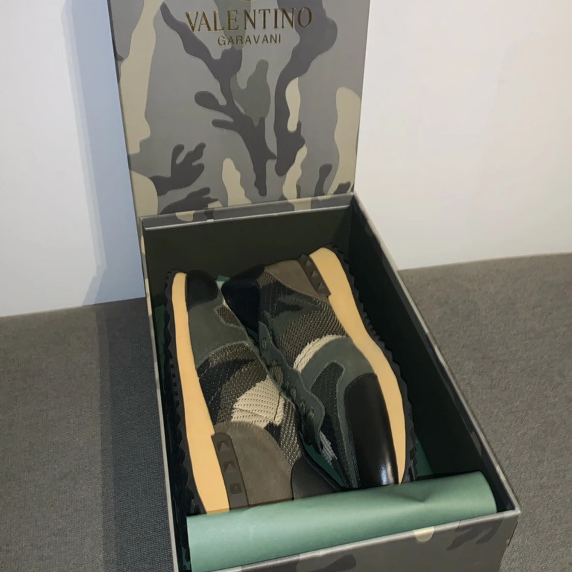 Valentino Garavani sneakers i camouflage - 90