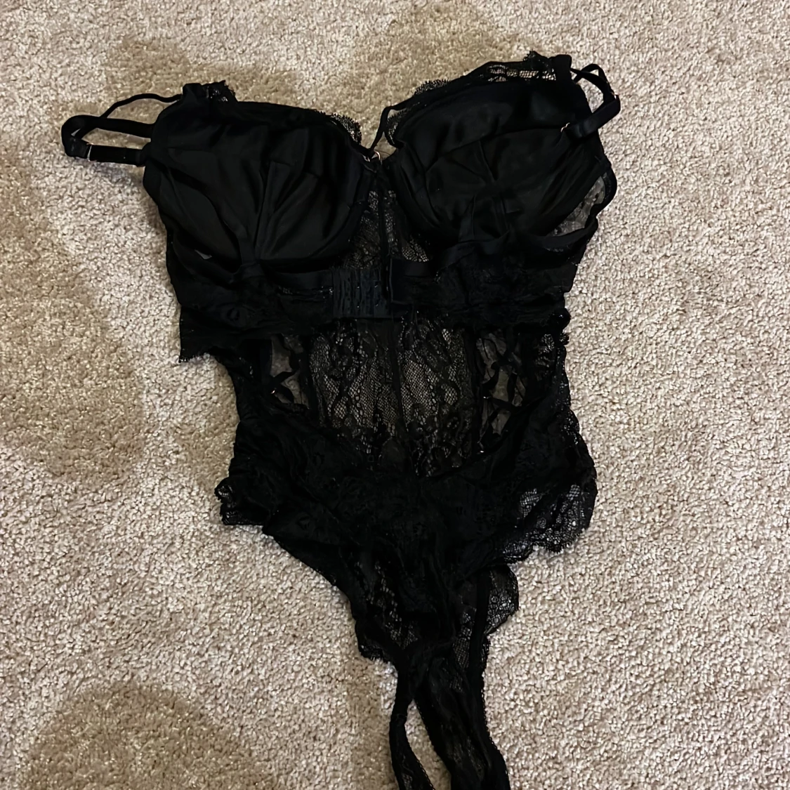 Svart spetskorsett - 90