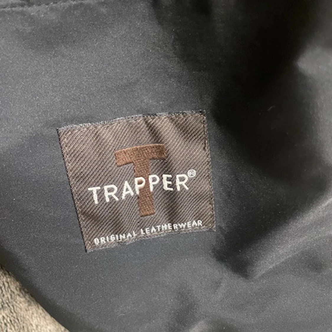 Svart skinnjacka från Trapper - 92