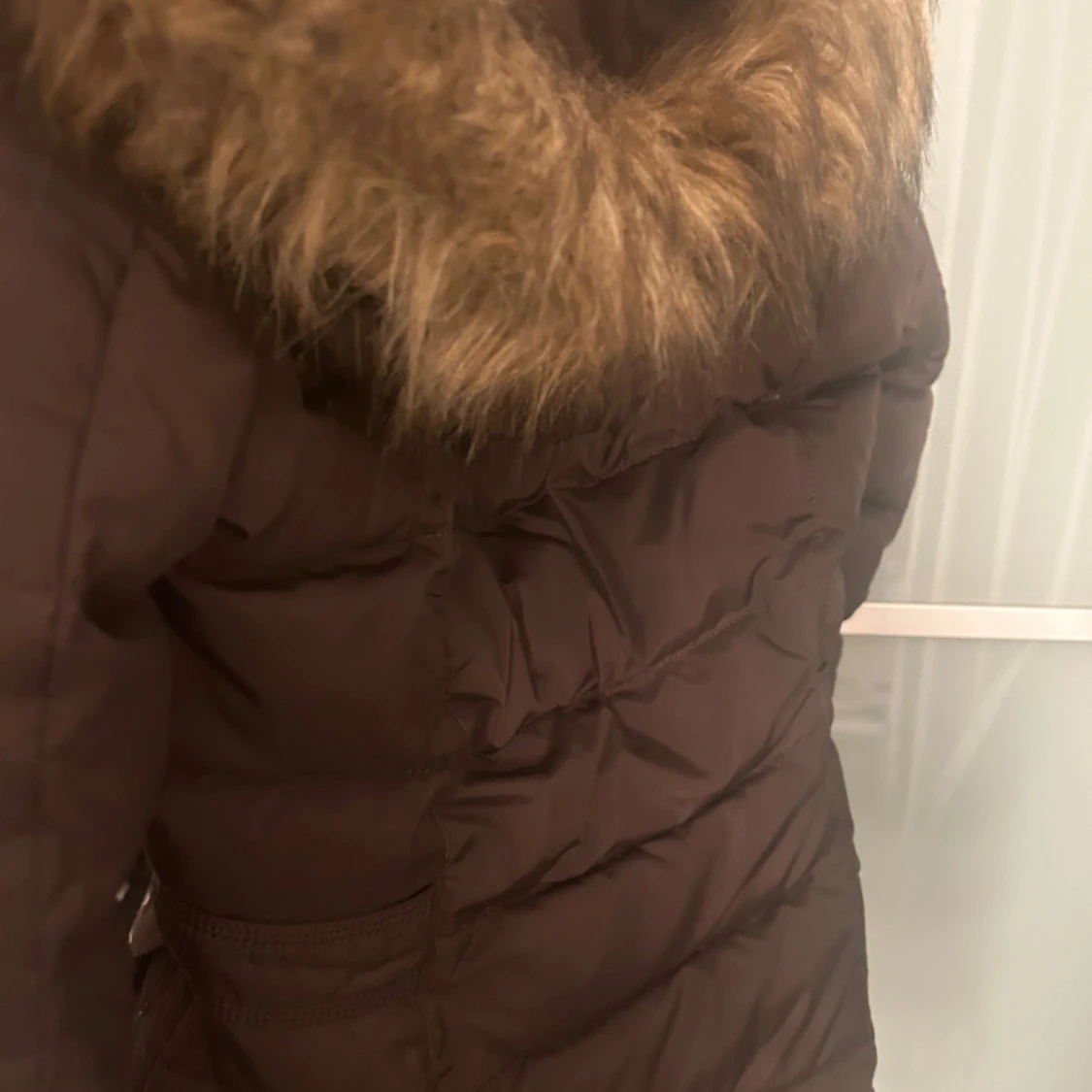 Brun dunjacka från Tommy Hilfiger - 93