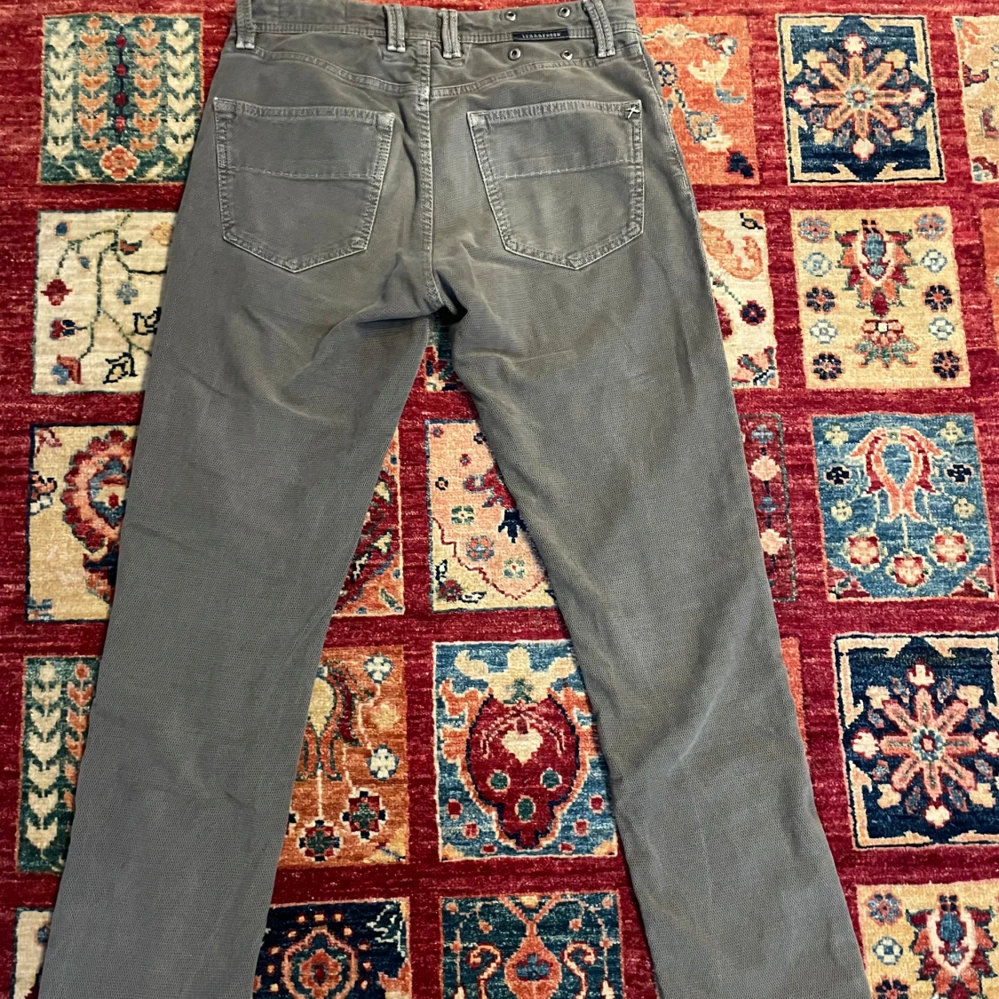 Grå byxor från Tramarossa - 90