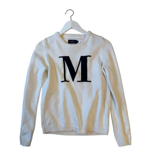 Morris jumper - Säljer en snygg vit stickad tröja från Morris då den aldrig används 🖤