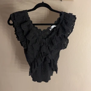 Spetstopp zara - Volangtopp från zara