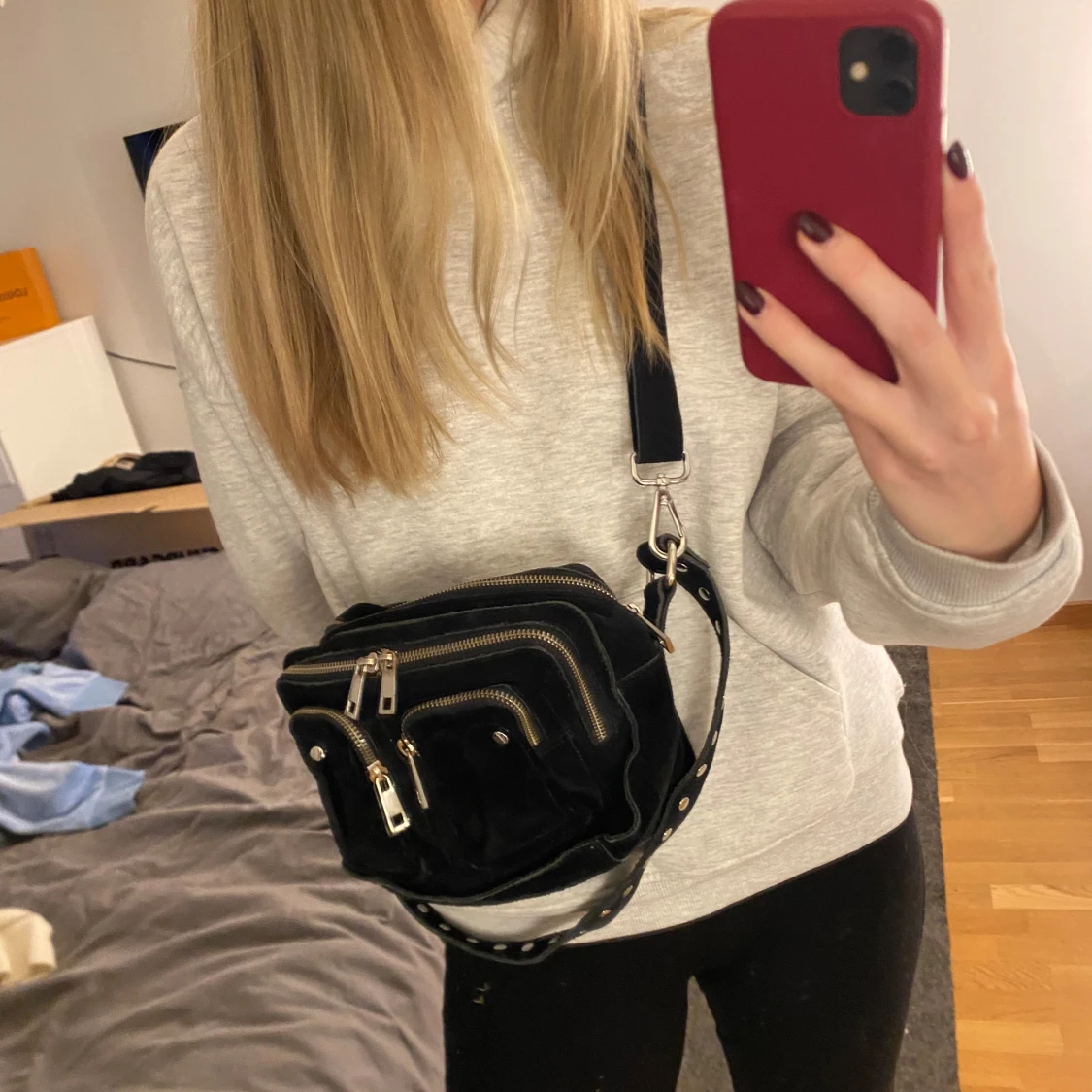 Svart väska ifrån Nunoo  - 90