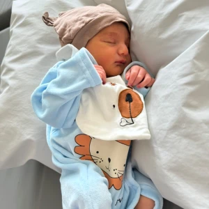 Barn kläder  - I ny skick. Storlek 1-3 månader 