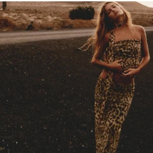 Kjol - Leopard kjol från Zara i storlek S🥂🐆💌