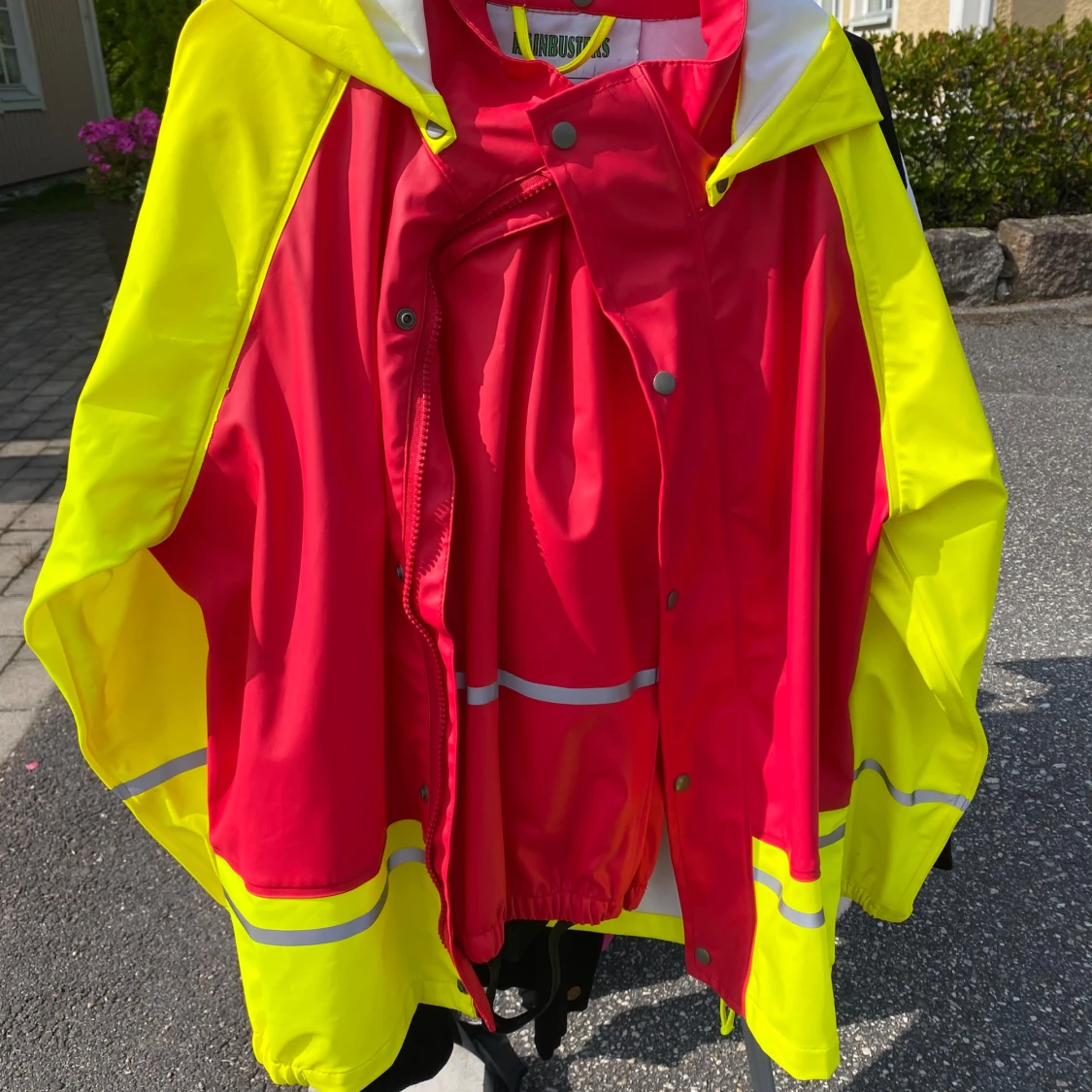 Färgglad regnjacka från Rainbusters - 90