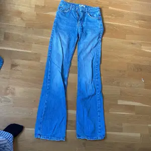 Lågmidjade jeans från Gina tricot