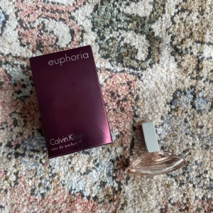 Calvin Klein  - Calvin Klein mini euphoria parfym. 4ml, 