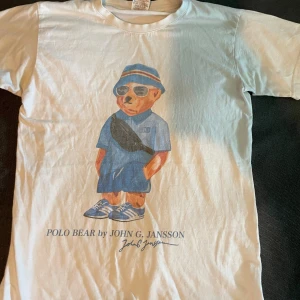 Sofialäktaren t-shirt - Köpt på JK dagen 2022 säljs pga förliten