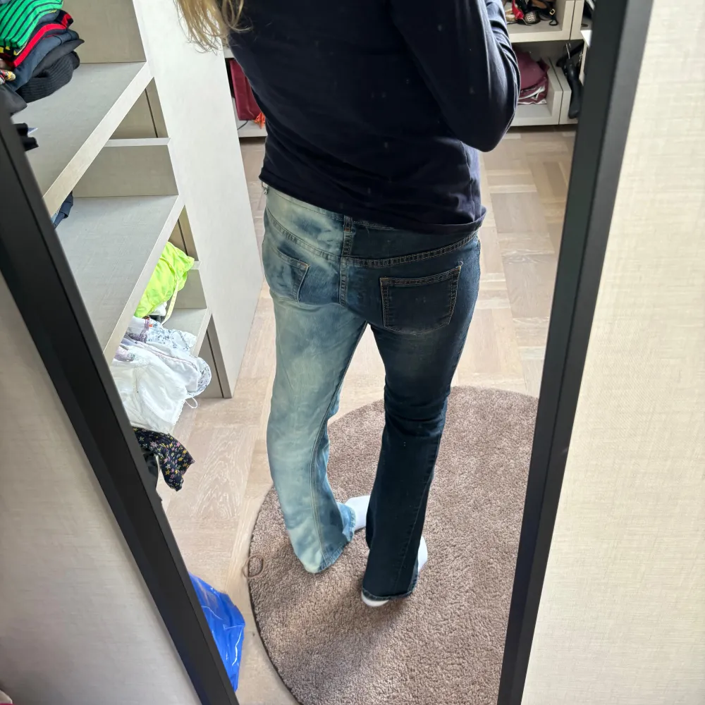 Coola lågmidjade bootcut jeans. Passar 36-40. Farkut & Housut.