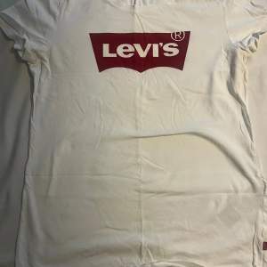 Levis T-shirt i mycket bra skick storlek M