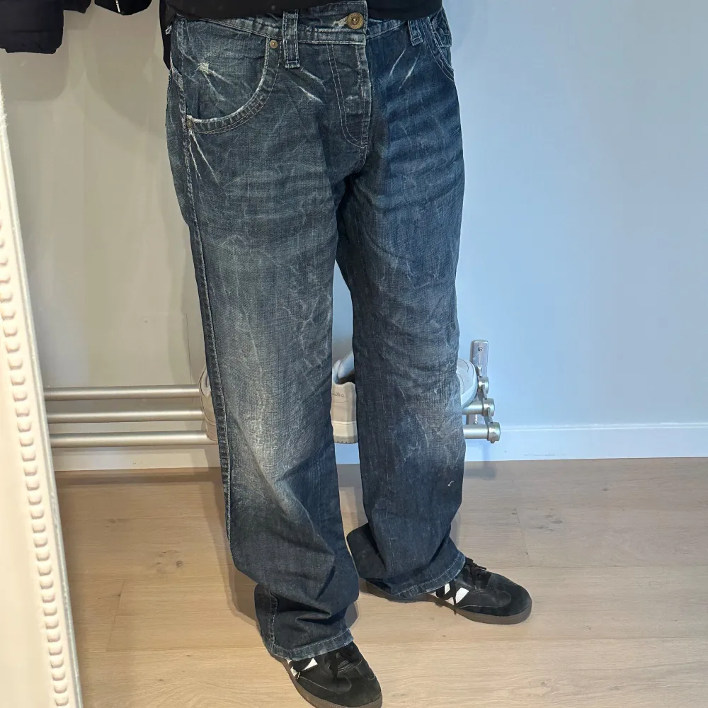 34/34  Midja 43cm Inseam 83cm. Jeans & Byxor.