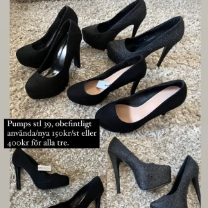 Svarta pumps i storlek 39 - Säljer tre par svarta pumps i storlek 39. De är obefintligt använda och ser nästan nya ut. Två par är helt svarta medan ett par har en glittrig yta. Perfekta för fest eller andra tillfällen när du vill klä upp dig. Pris: 150kr/st eller 400kr för alla tre.