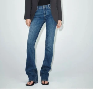 Bootcut zara - Så fina men tyvärr för stora för mig💓 skriv för frågor eller egna bilder 