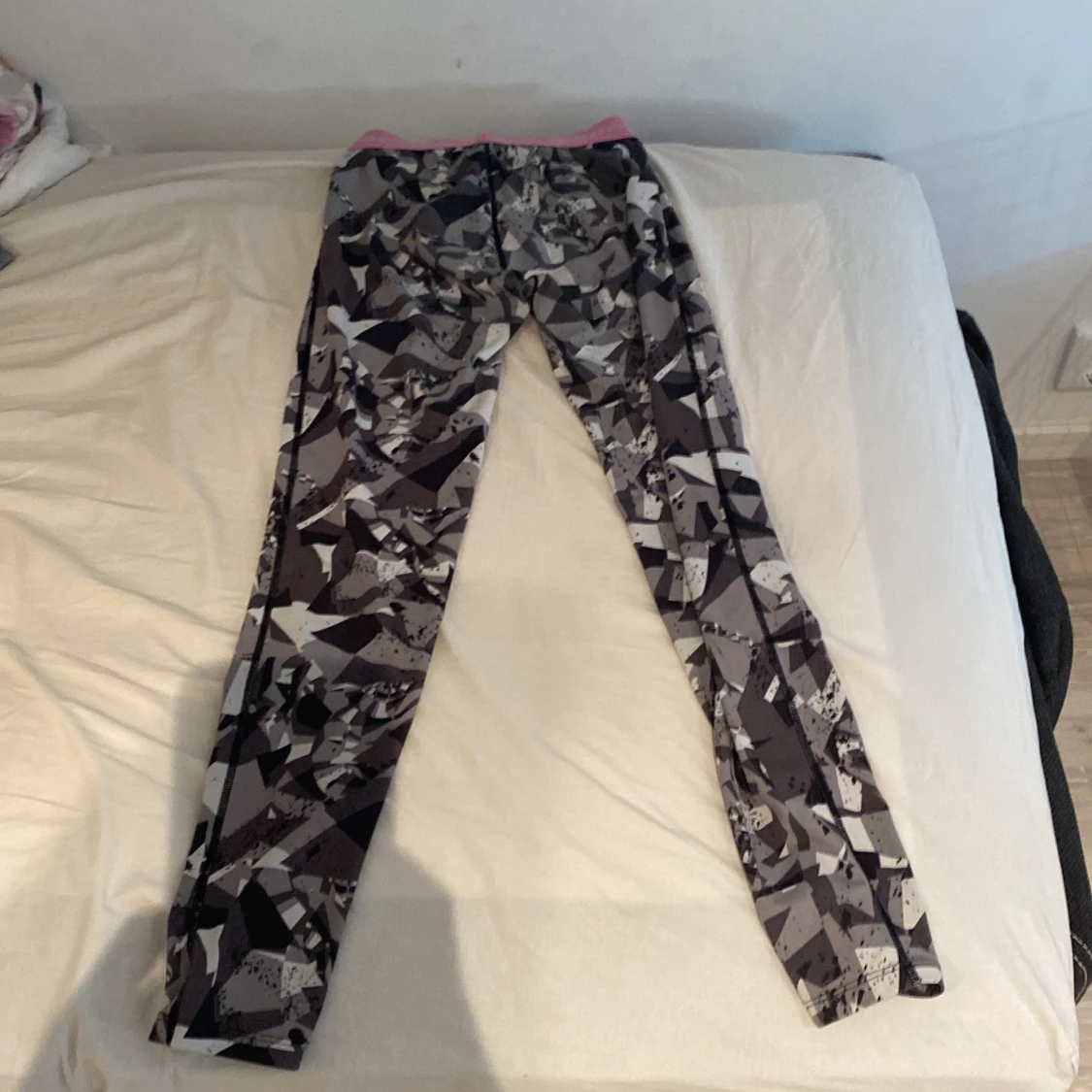 Mönstrade leggings från SOC - 90