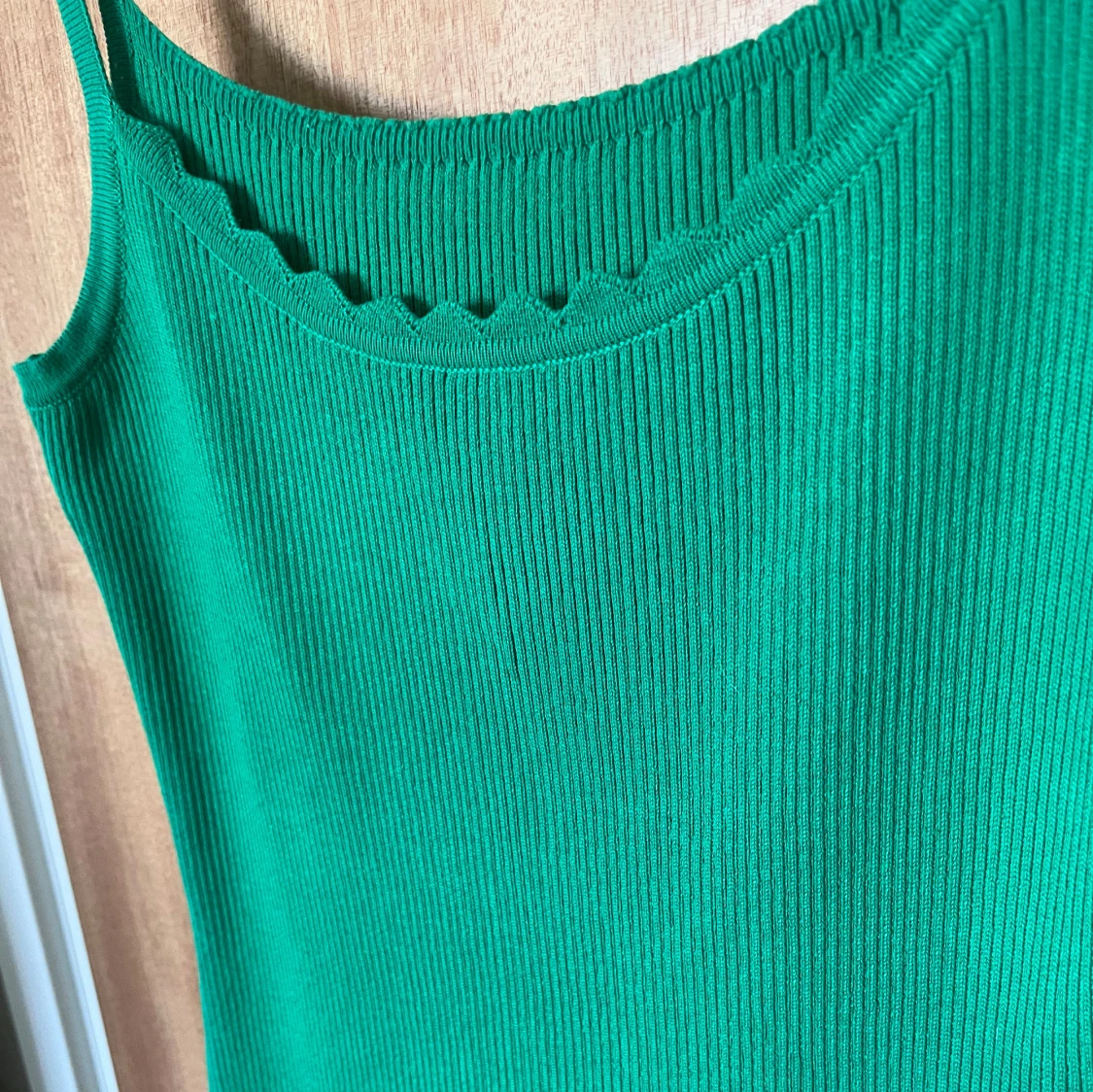 Grön ribbad klänning - 91