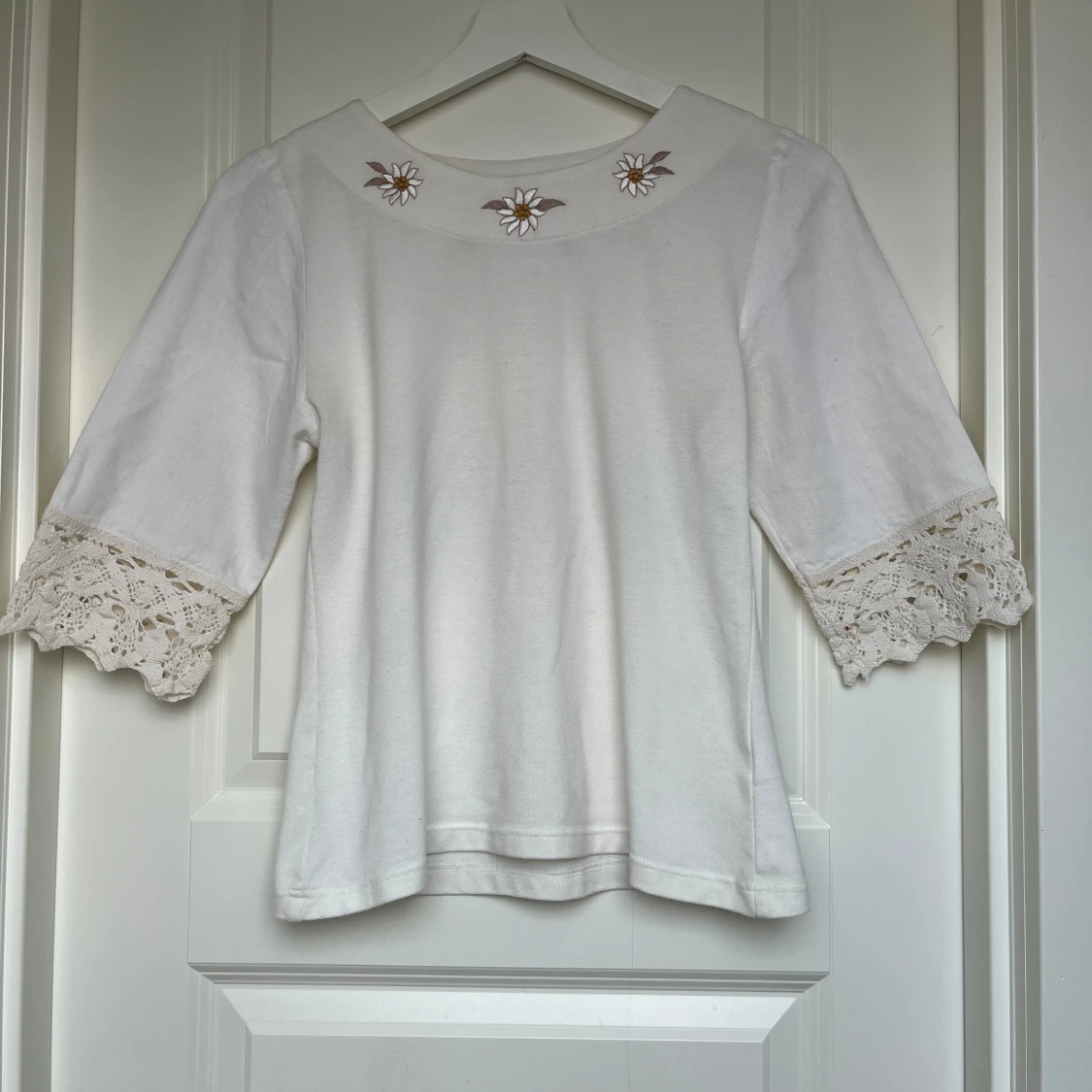 Gullig vit top - 90
