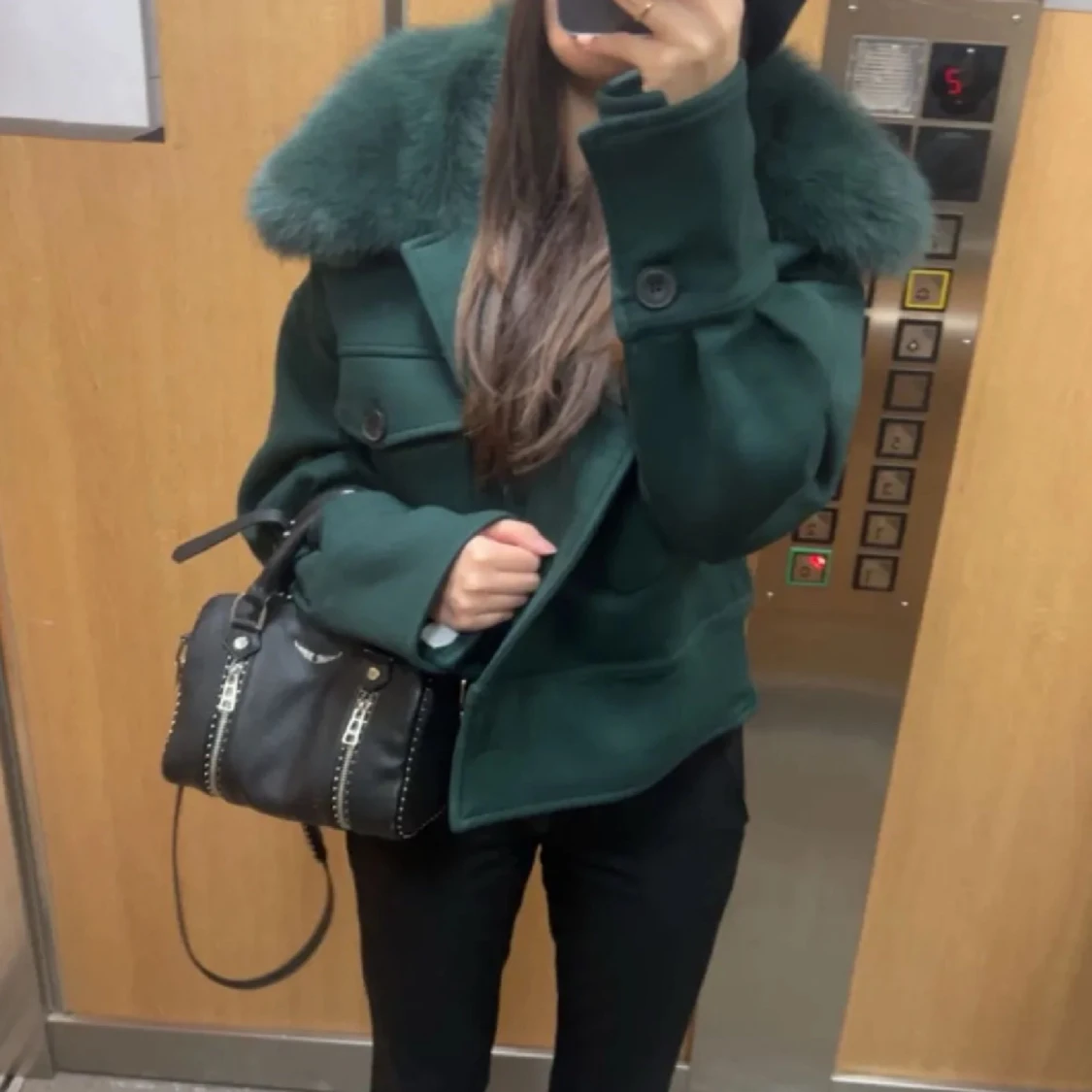 Mörkgrön jacka med fuskpäls - 90