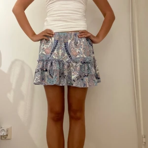 Mönstrad kjol - En mönstrad kjol, perfekt för sommaren. 