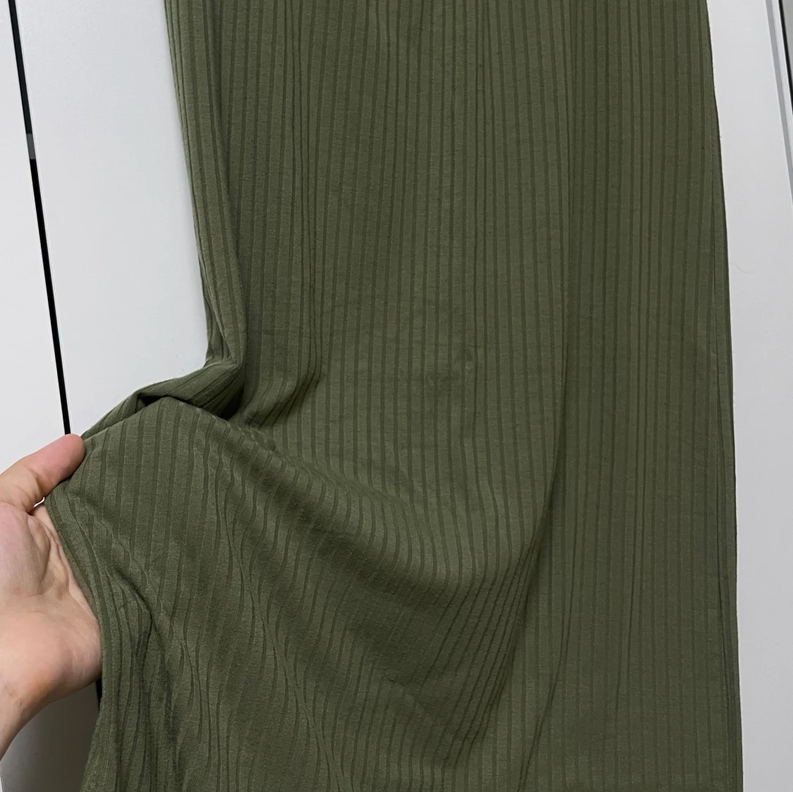 Olivgrön ribbad långkjol - 91