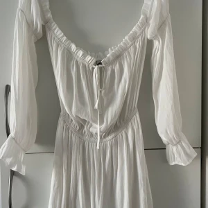 Klänning - Nelly  - Off the shoulder klänning från Nelly. Storlek S  Nelly Trend