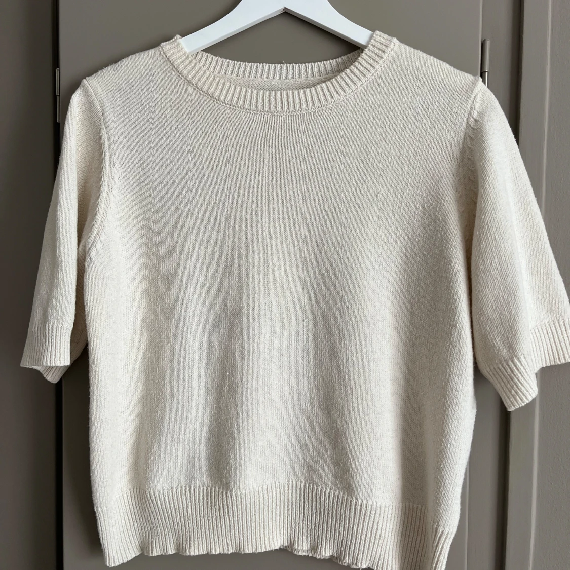 Vit stickad tröja - 91